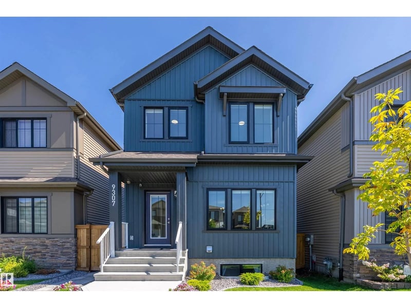 9307 221 ST NW, Edmonton, Alberta, T5T6C9, Edmonton, Alberta — photo 1 of 5