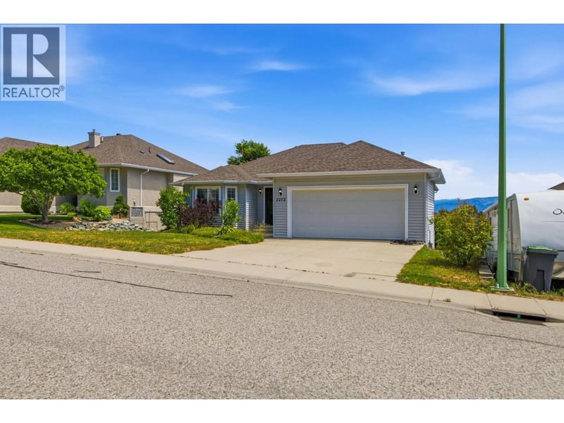 2272 Shannon Hills Drive, West Kelowna, British Columbia, V4T2P1, West Kelowna, British Columbia — photo 1 of 5