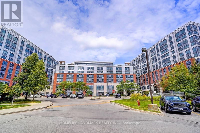 #650 11211 Yonge Street, Richmond Hill (Devonsleigh), Ontario, L4S0E9, Richmond Hill (Devonsleigh), Ontario — photo 1 of 5