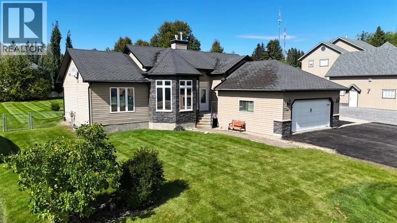 1706 62 Street, Edson, Alberta, T7E1Z7, Edson, Alberta — photo 1 of 5