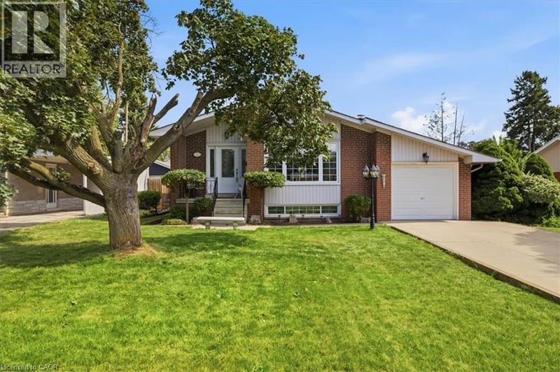 343 DUNCOMBE Drive, Burlington, Ontario, L7L4M2, Burlington, Ontario — photo 1 of 5