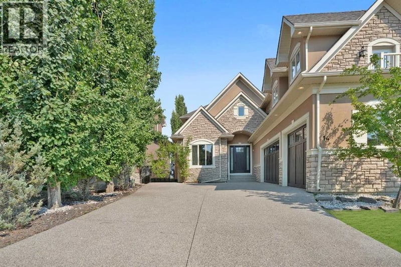 14 Coulee View Southwest, Calgary, Alberta, T3H5J6, Calgary, Alberta — photo 1 of 5