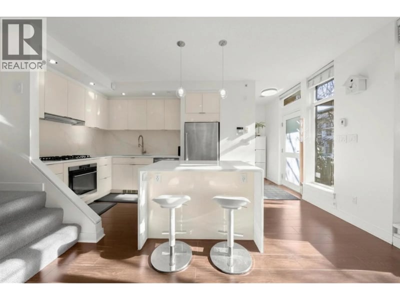 1053 HOMER Street, Vancouver, British Columbia, V6B2X5, Vancouver, British Columbia — photo 1 of 5