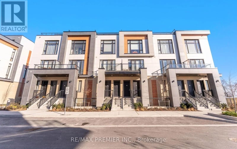 #408 11 Steckley House Lane, Richmond Hill, Ontario, L4S0N1, Richmond Hill, Ontario — photo 1 of 5