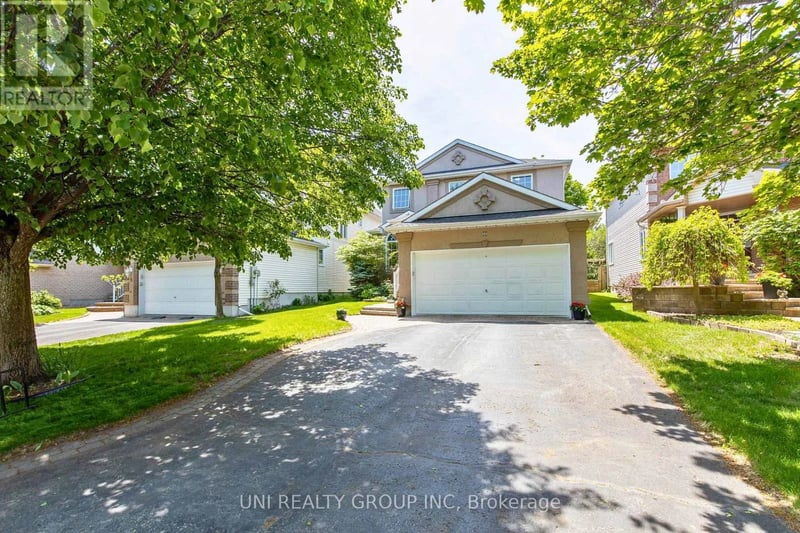 11 LANGFORD Crescent, Ottawa, Ontario, K2K2N4, Ottawa, Ontario — photo 1 of 5