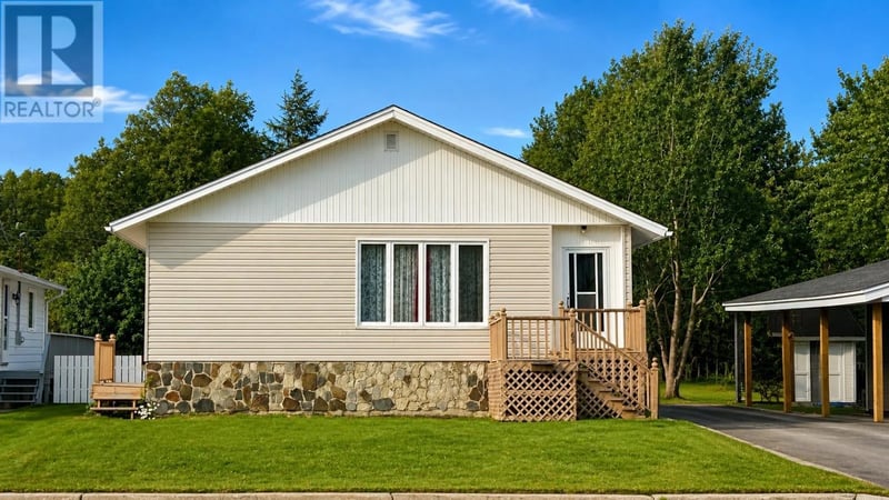 69 Byrd Avenue, Gander, Newfoundland & Labrador, A1V2A5, Gander, Newfoundland & Labrador — photo 1 of 5