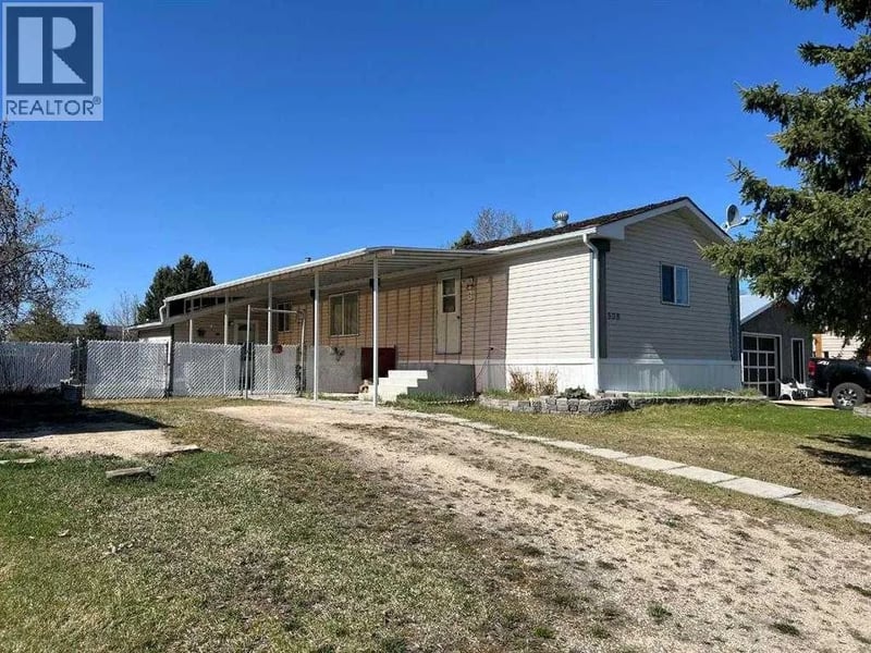 806 5 A Street, Fox Creek, Alberta, T0H1P0, Fox Creek, Alberta — photo 1 of 5