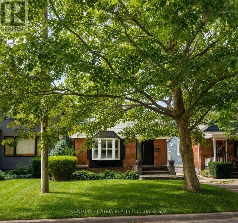 2 Crystal Crescent, Toronto (Long Branch), Ontario, M8W2Z7, Toronto (Long Branch), Ontario — photo 1 of 5