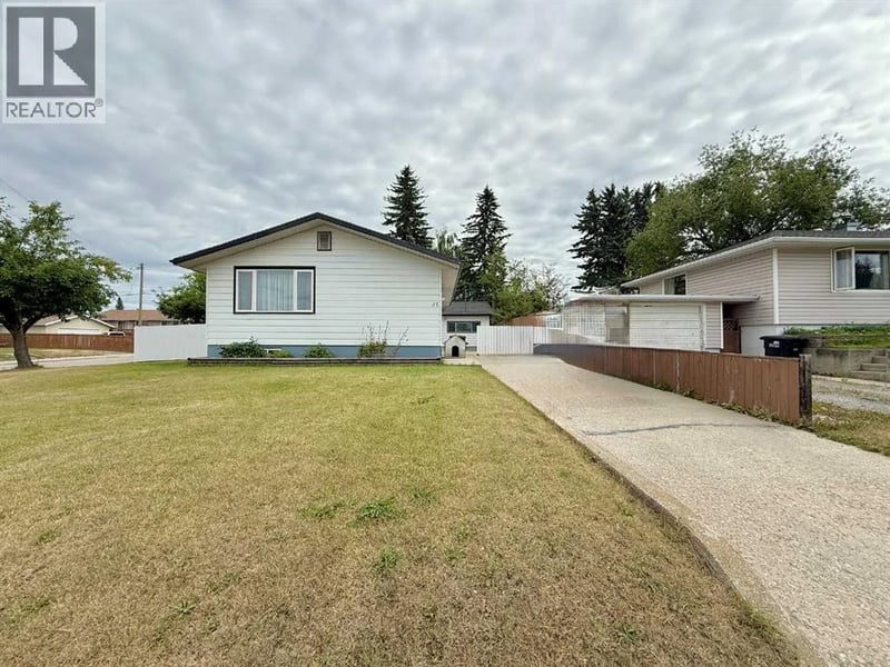 117 Dorin Drive, Hinton, Alberta, T7V1B8, Hinton, Alberta — photo 1 of 5
