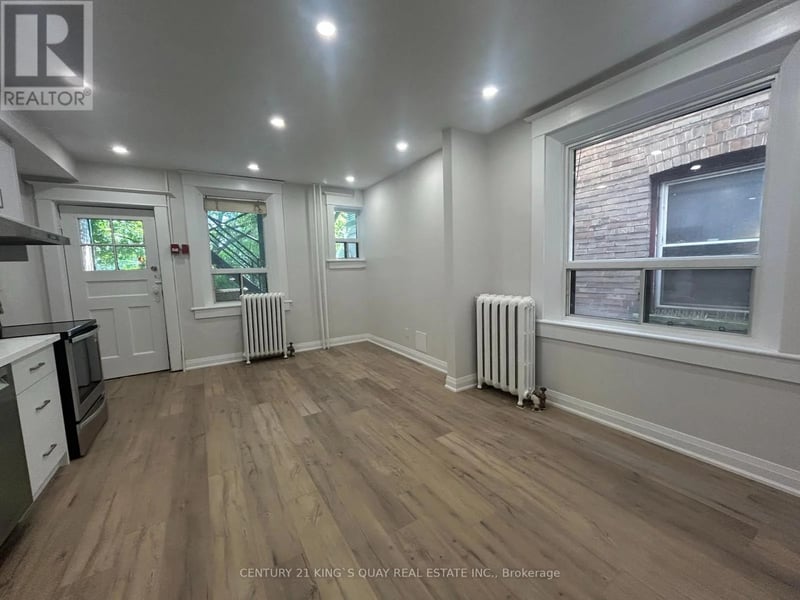 #1 223 Roncesvelles Avenue, Toronto (Roncesvalles), Ontario, M6R2L6, Toronto (Roncesvalles), Ontario — photo 1 of 5