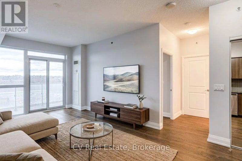 #602 65 Speers Road, Oakville (CO Central), Ontario, L6K0J1, Oakville (CO Central), Ontario — photo 1 of 5