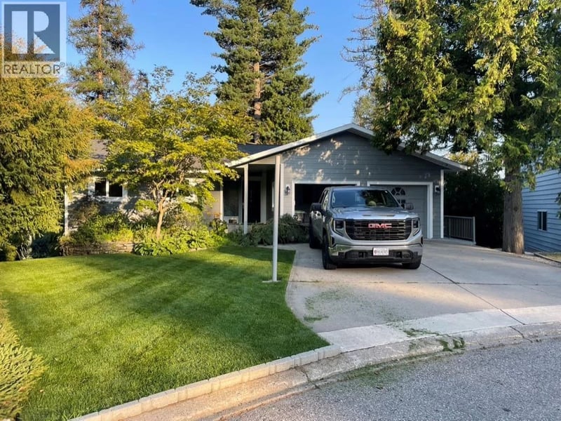 1301 GROSVENOR Place, Castlegar, British Columbia, V1N3X8, Castlegar, British Columbia — photo 1 of 5