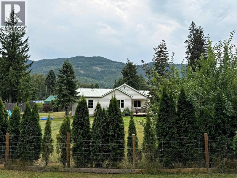 620 CLEARWATER VILLAGE Road, Clearwater, British Columbia, V0E1N1, Clearwater, British Columbia — photo 1 of 5