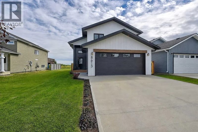 8613 88 Street, Grande Prairie, Alberta, T8X0P5, Grande Prairie, Alberta — photo 1 of 5