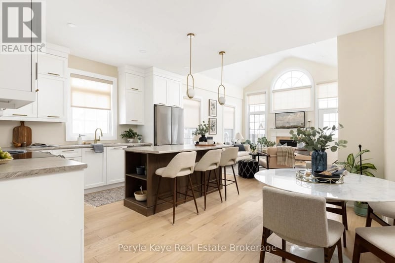2 Leeds Court, Bracebridge (Monck (Bracebridge)), Ontario, P1L0B7, Bracebridge (Monck (Bracebridge)), Ontario — photo 1 of 5