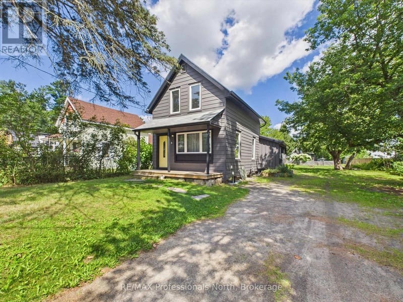 3 Spadina Avenue, Bracebridge (Monck (Bracebridge)), Ontario, P1L1C7, Bracebridge (Monck (Bracebridge)), Ontario — photo 1 of 5