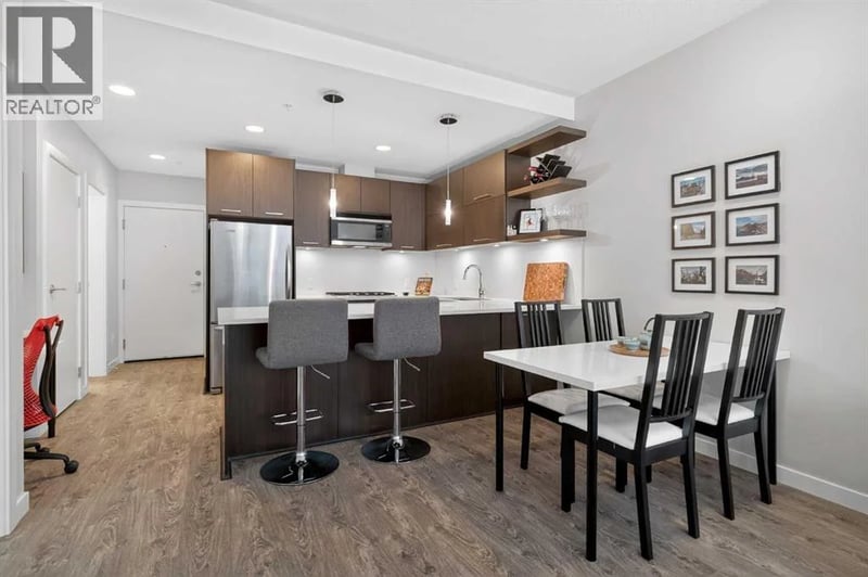 721 4 Street Northeast, Calgary, Alberta, T2E3S7, Calgary, Alberta — photo 1 of 5