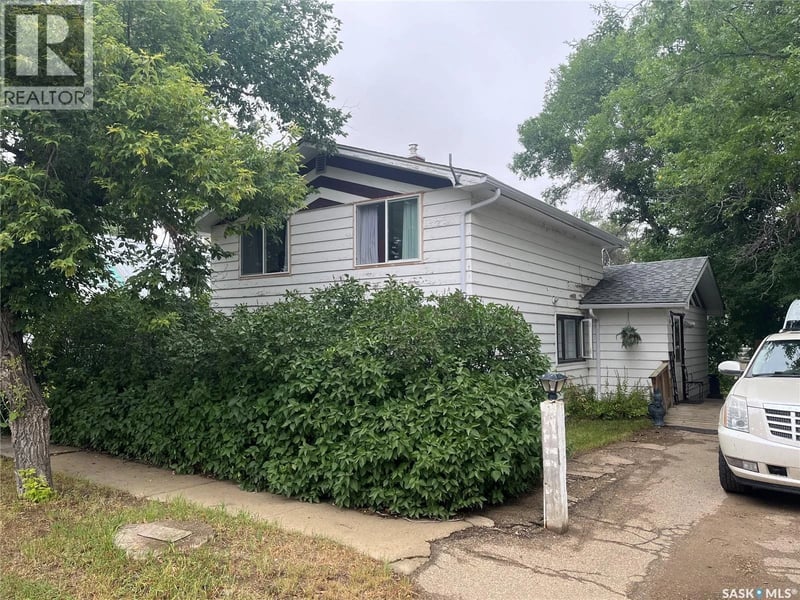 164 4th STREET W, Mankota, Saskatchewan, S0H2W0, Mankota, Saskatchewan — photo 1 of 5