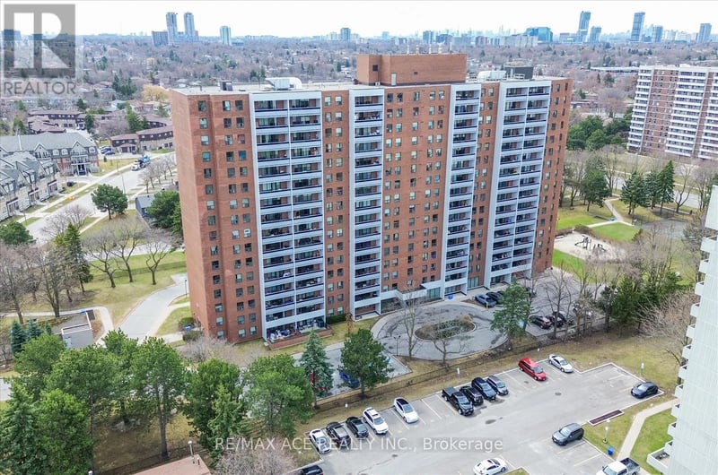 #1204 1250 Bridletowne Circle, Toronto (L'Amoreaux), Ontario, M1W2V1, Toronto (L'Amoreaux), Ontario — photo 1 of 5