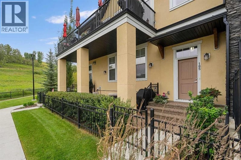 185 Cranbrook Villas Southeast, Calgary, Alberta, T3M1Z3, Calgary, Alberta — photo 1 of 5