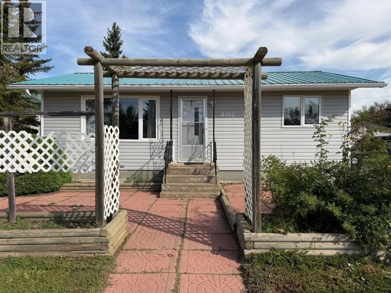 4912 49 Avenue, Girouxville, Alberta, T0H1S0, Girouxville, Alberta — photo 1 of 5