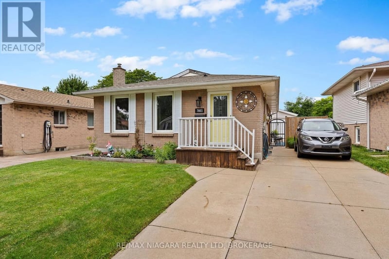 7803 Salisbury Place, Niagara Falls (West Wood), Ontario, L2H2N1, Niagara Falls (West Wood), Ontario — photo 1 of 5