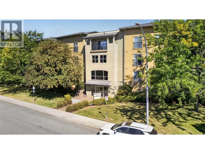 #305 277 Yorkton Avenue, Penticton, British Columbia, V2A3V4, Penticton, British Columbia — photo 1 of 5