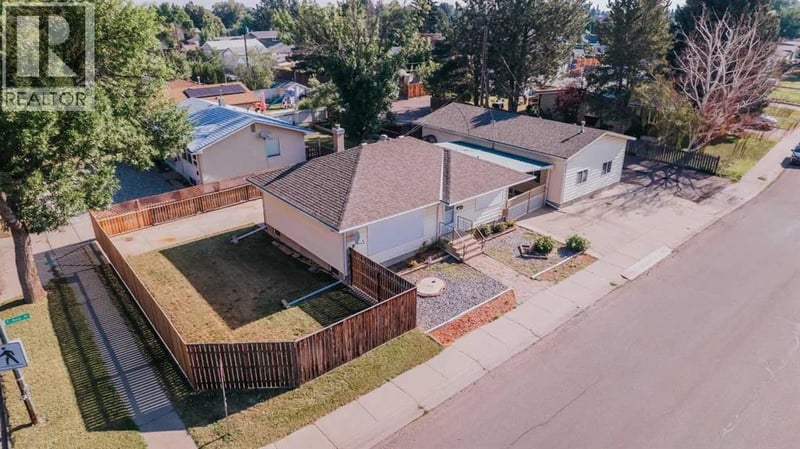 2305 7 Avenue North, Lethbridge, Alberta, T1H0Z2, Lethbridge, Alberta — photo 1 of 5