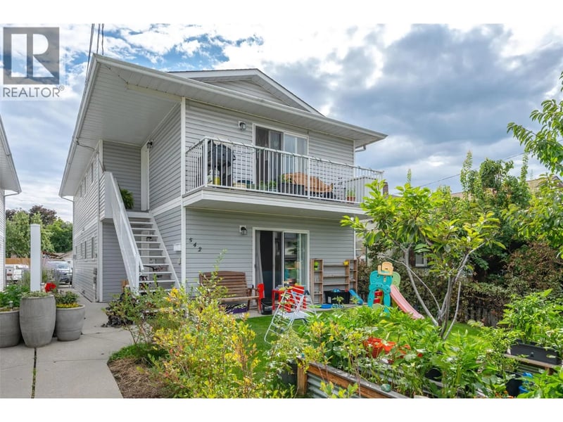 #201 542 Wade Avenue West, Penticton, British Columbia, V2A1V5, Penticton, British Columbia — photo 1 of 5