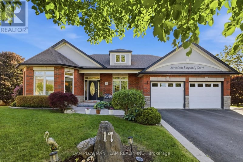 17 Burgundy Court, Whitby (Rolling Acres), Ontario, L1R3H7, Whitby (Rolling Acres), Ontario — photo 1 of 5