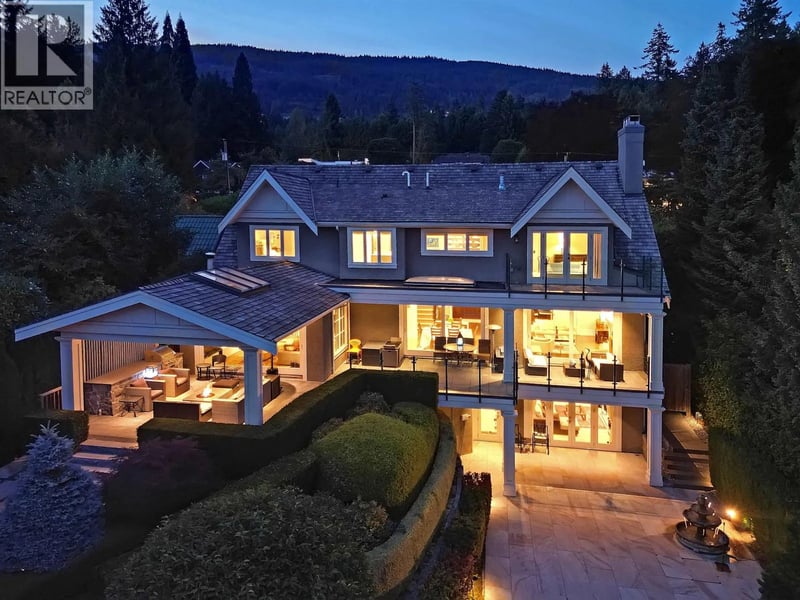 2920 MATHERS Avenue, West Vancouver, British Columbia, V7V2K1, West Vancouver, British Columbia — photo 1 of 5