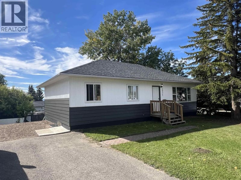 10515 104 Avenue, Fort St. John, British Columbia, V1J8E1, Fort St. John, British Columbia — photo 1 of 5