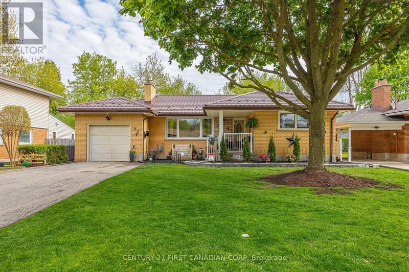 58 Centre Crescent North, London South (South D), Ontario, N6J2Z6, London South (South D), Ontario — photo 1 of 5