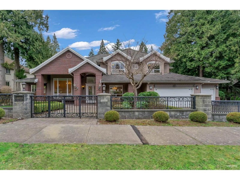 14033 34A Avenue, Surrey, British Columbia, V4P0A8, Surrey, British Columbia — photo 1 of 5