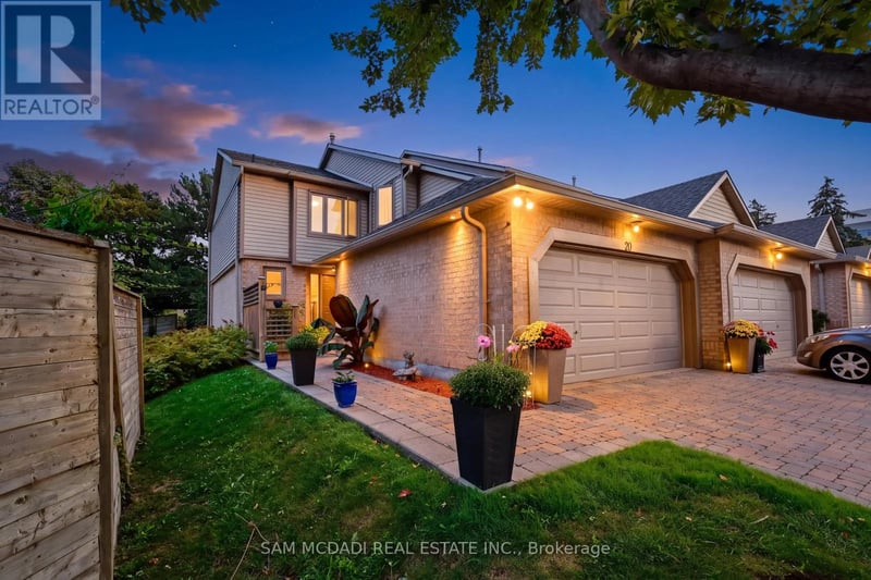 #20 1725 The Chase, Mississauga (Central Erin Mills), Ontario, L5M4N3, Mississauga (Central Erin Mills), Ontario — photo 1 of 5