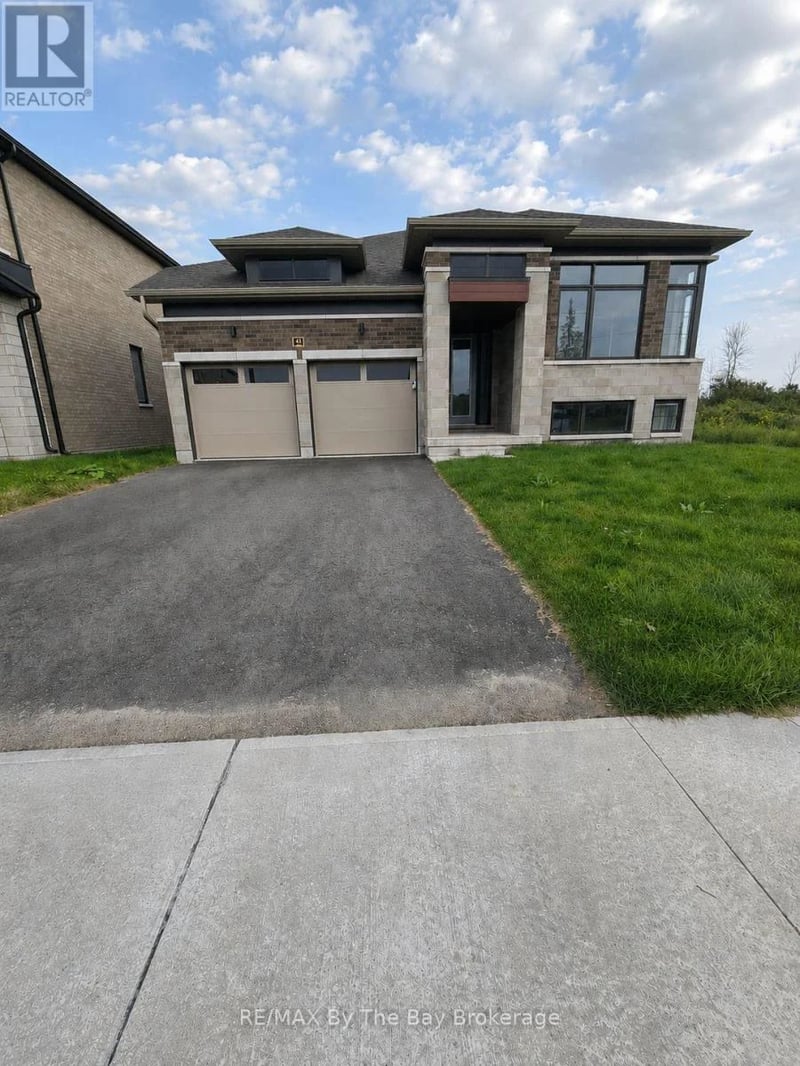 40 Rosanne Circle, Wasaga Beach, Ontario, L9Z0N3, Wasaga Beach, Ontario — photo 1 of 5