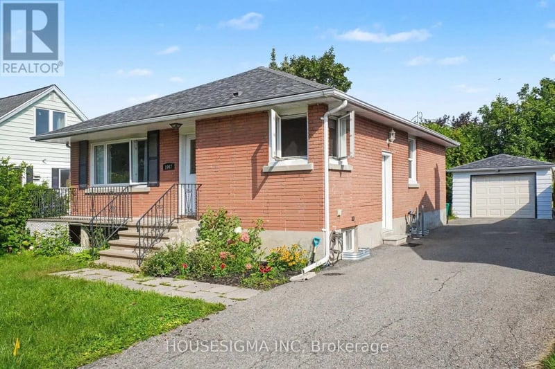 1047 Richard Avenue, Ottawa, Ontario, K1H8C3, Ottawa, Ontario — photo 1 of 5
