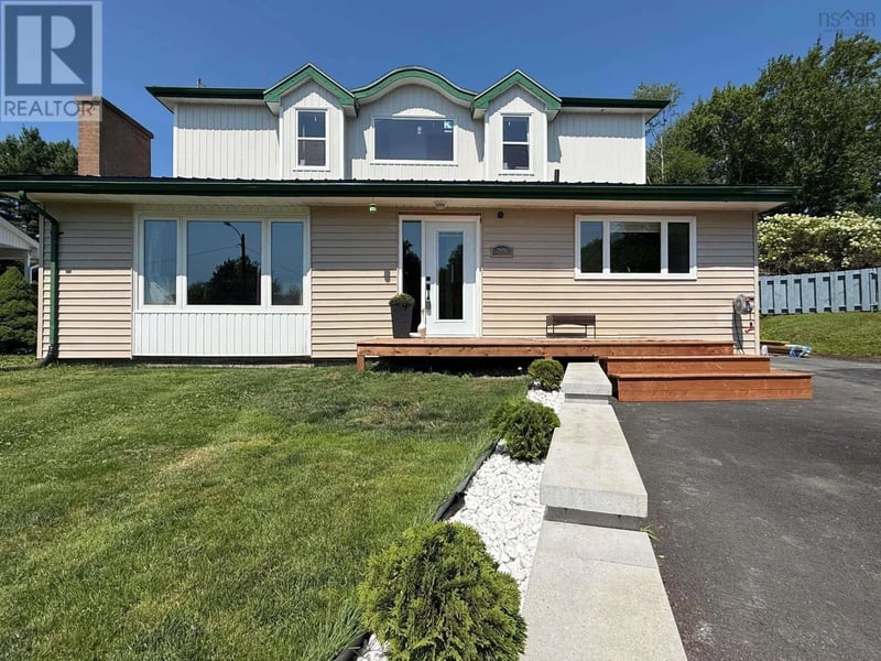 22 Belvedere Drive, Lower Sackville, Nova Scotia, B4C2M1, Lower Sackville, Nova Scotia — photo 1 of 5