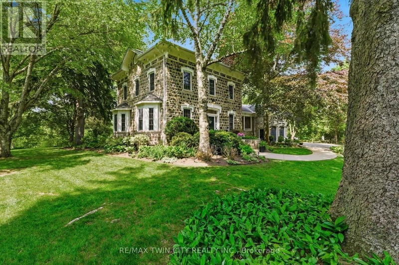 25 Dunbar Street, Brant (South Dumfries), Ontario, N0B1W0, Brant (South Dumfries), Ontario — photo 1 of 5