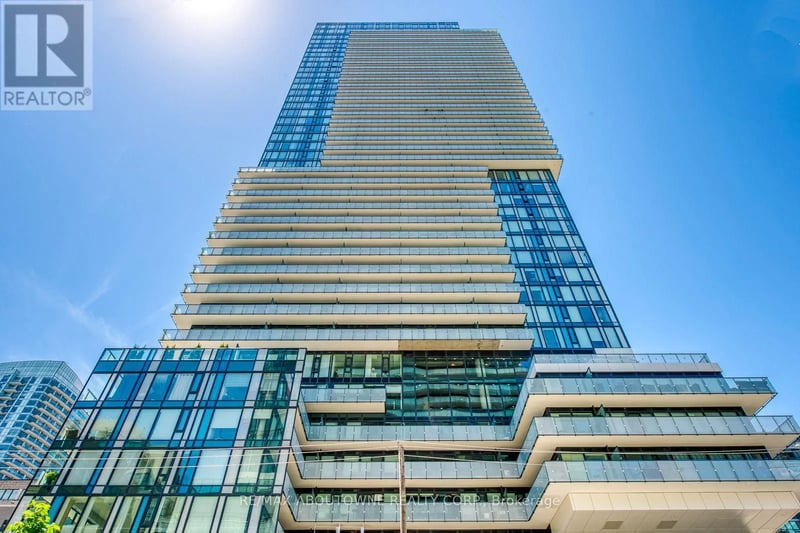 #2010 161 Roehampton Avenue, Toronto (Mount Pleasant West), Ontario, M4P0C8, Toronto (Mount Pleasant West), Ontario — photo 1 of 5