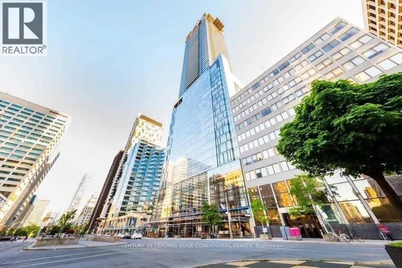 #2312 488 University Avenue, Toronto (University), Ontario, M5G0C1, Toronto (University), Ontario — photo 1 of 5
