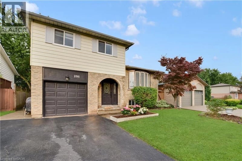 2361 DUNCASTER Drive, Burlington, Ontario, L7P3V9, Burlington, Ontario — photo 1 of 5