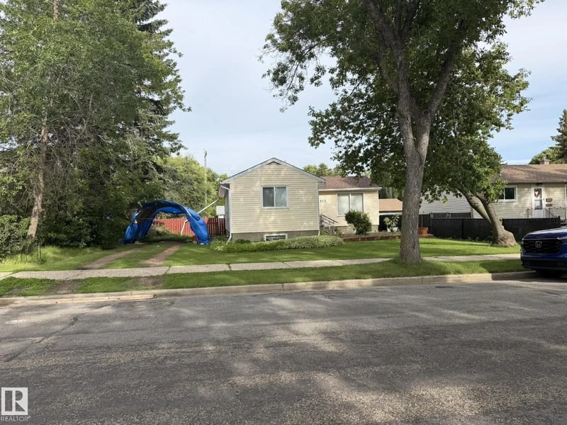 11913 39 ST NW, Edmonton, Alberta, T5W2J6, Edmonton, Alberta