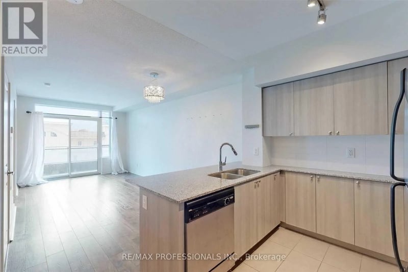 #313 1235 Bayly Street, Pickering (Bay Ridges), Ontario, L1W1L7, Pickering (Bay Ridges), Ontario — photo 1 of 5