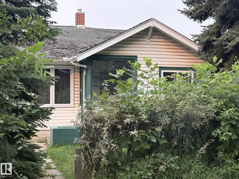 11216 68 ST NW, Edmonton, Alberta, T5B1N5, Edmonton, Alberta — photo 1 of 5