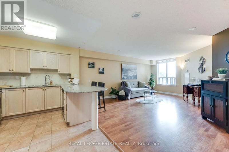 #623 1720 Eglinton Avenue East, Toronto (Victoria Village), Ontario, M4A2X8, Toronto (Victoria Village), Ontario — photo 1 of 5