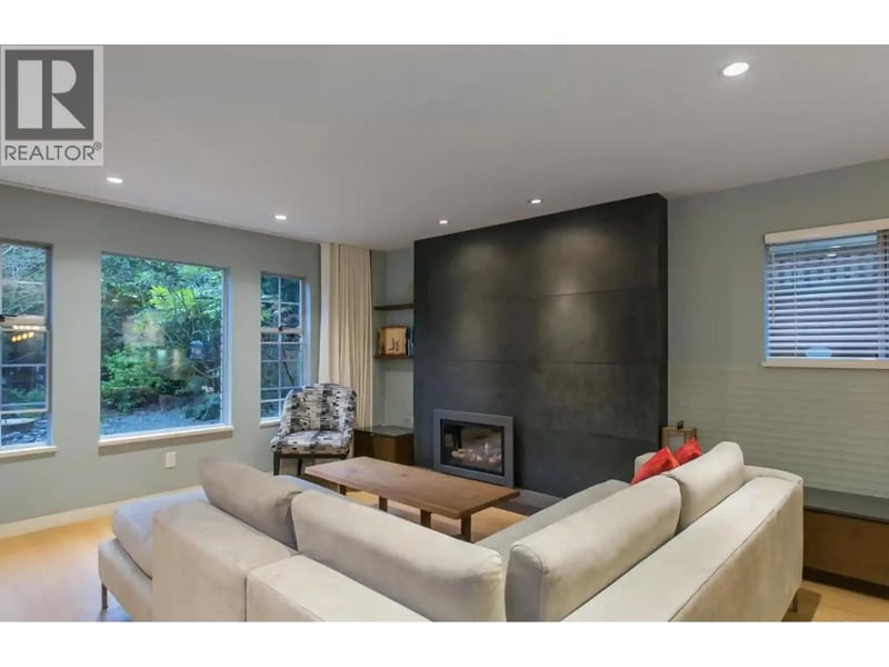 453X 16TH AVE W, Vancouver, British Columbia, V6R3E8, Vancouver, British Columbia — photo 1 of 5