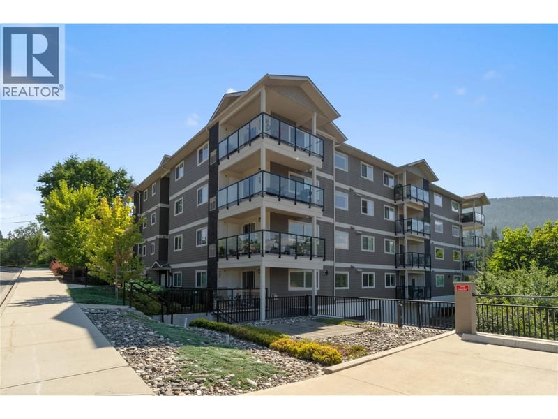 #202 330 4 Avenue Southeast, Salmon Arm, British Columbia, V1E0E2, Salmon Arm, British Columbia — photo 1 of 5