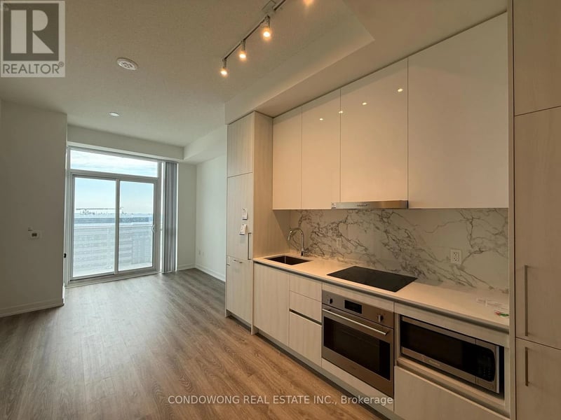 #5316 195 Commerce Street, Vaughan (Concord), Ontario, L4K5C3, Vaughan (Concord), Ontario — photo 1 of 5