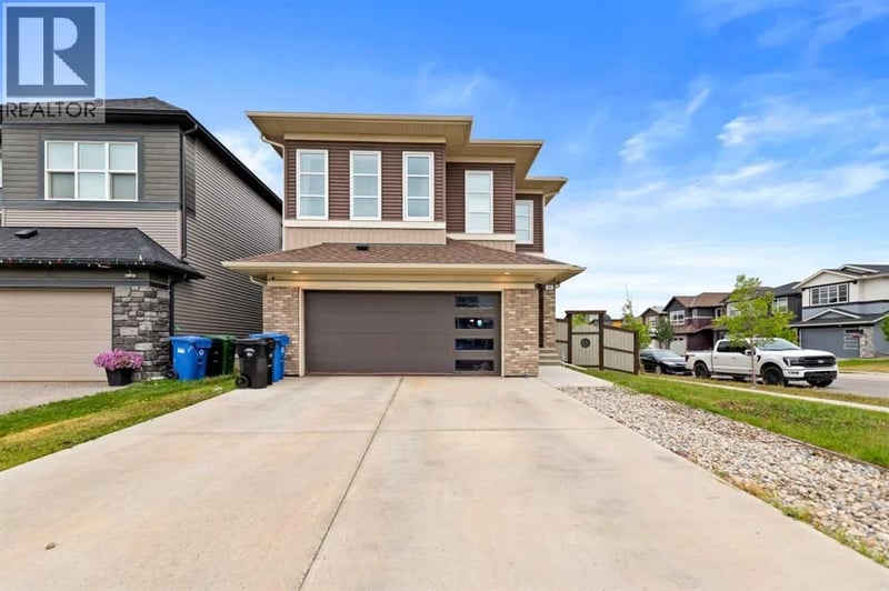 188 Savanna Grove Northeast, Calgary, Alberta, T3J0V6, Calgary, Alberta — photo 1 of 5